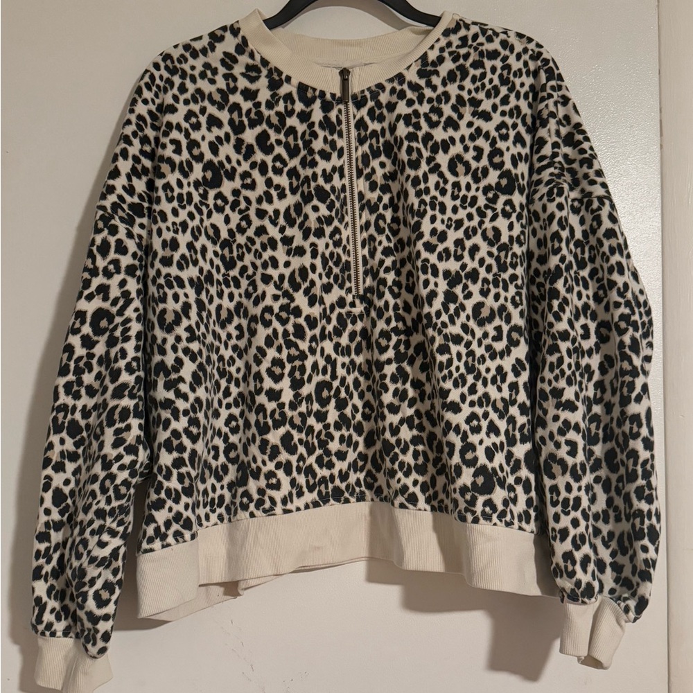 Old Navy zip-up leopard crewneck in XL